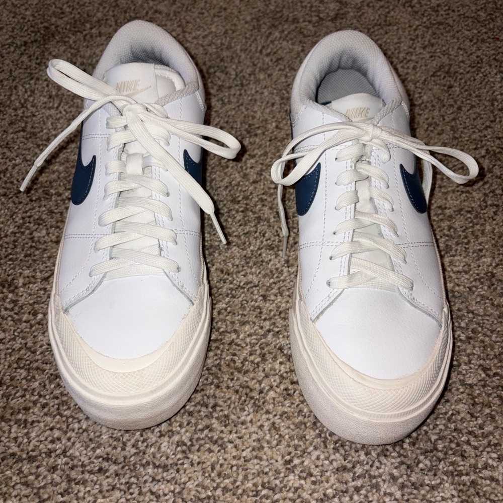 Women's Nike Court Legacy Lift Sneakers